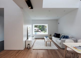 Căn nhà hai tầng đầy đủ ánh sáng nhờ thiết kế thông tầng